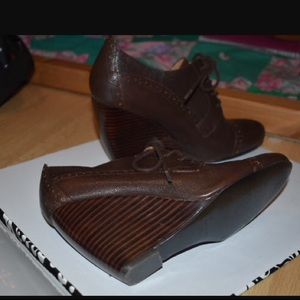 Brown Nine West wedges